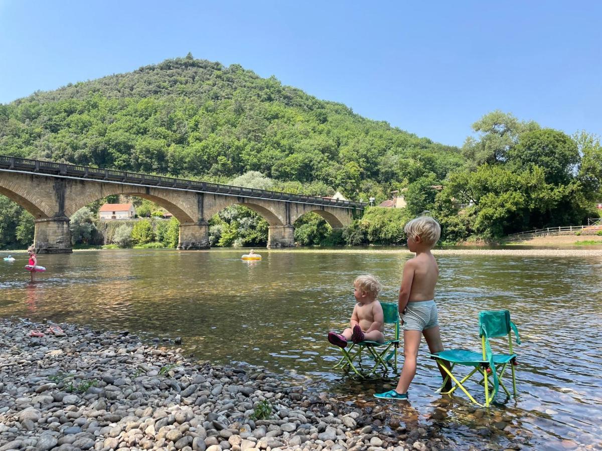 Pipowagen prachtig gelegen midden in de natuur Sainte-Nathalène Buitenkant foto